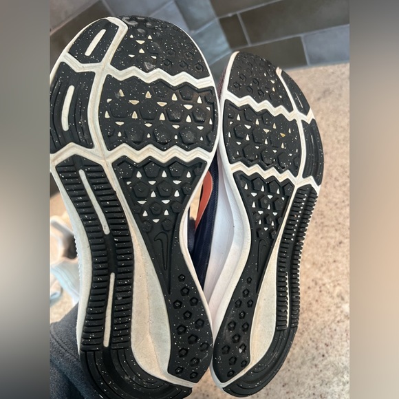 Nike Shoes Ladies Size 7 - Picture 5 of 10